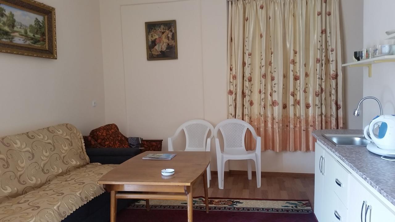 Guest House Sharq 21 Khujand Exterior photo